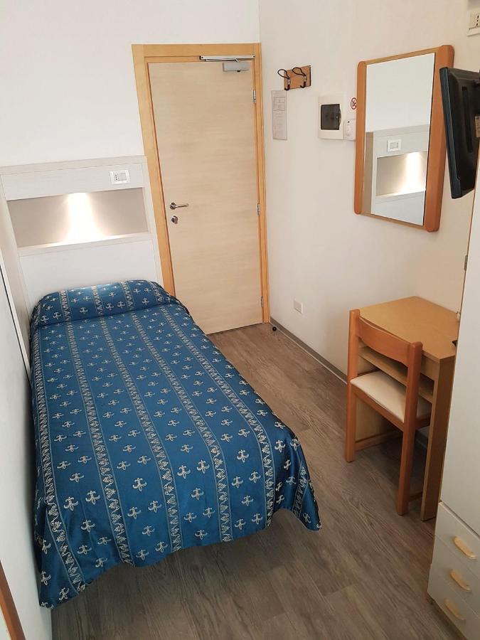 Hotel Sorriso - Molto Piu Di Una Stella リッチョーネ エクステリア 写真
