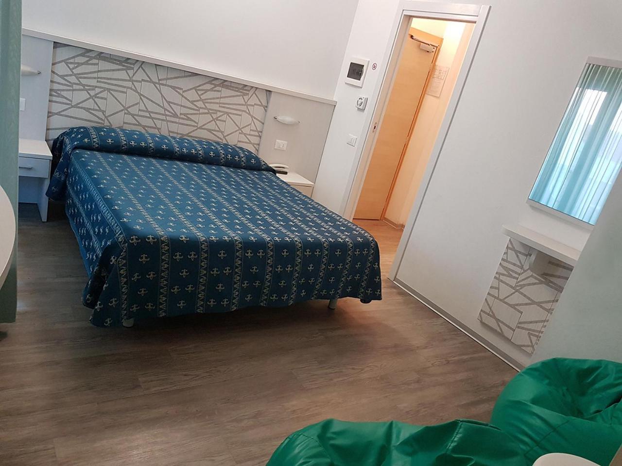 Hotel Sorriso - Molto Piu Di Una Stella リッチョーネ エクステリア 写真